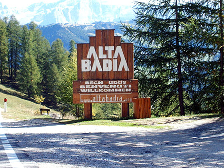 Alta badia welcome sign foto