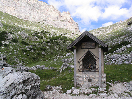 Mountain chapel alta badia photo