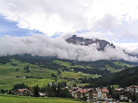 Colfosco val badia foto