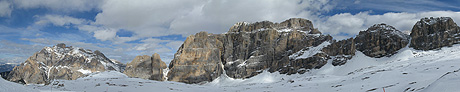 Muntii de dolomita de pe valea armentarola val badia foto